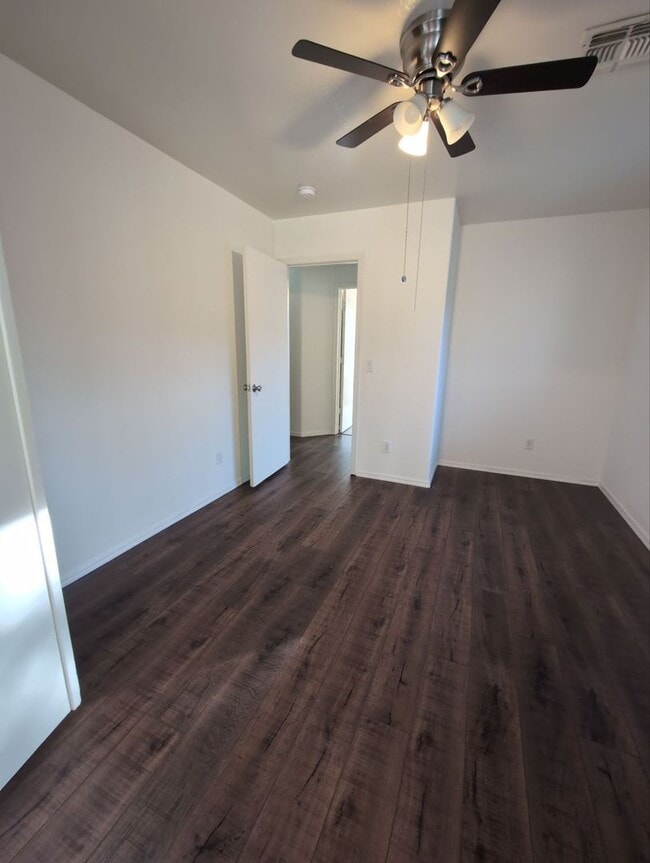 Building Photo - Charming 3 bedroom w/ Den home, ready for immediate move-in!