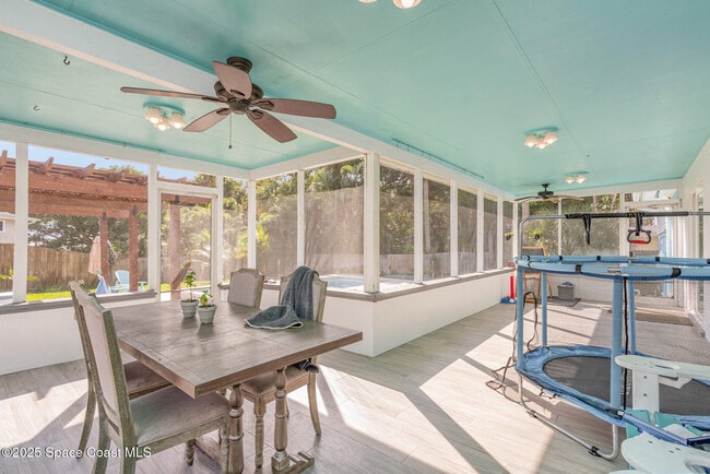 Building Photo - 409 E Melbourne Ave