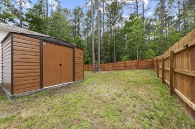 Building Photo - 629 Walnut Dr