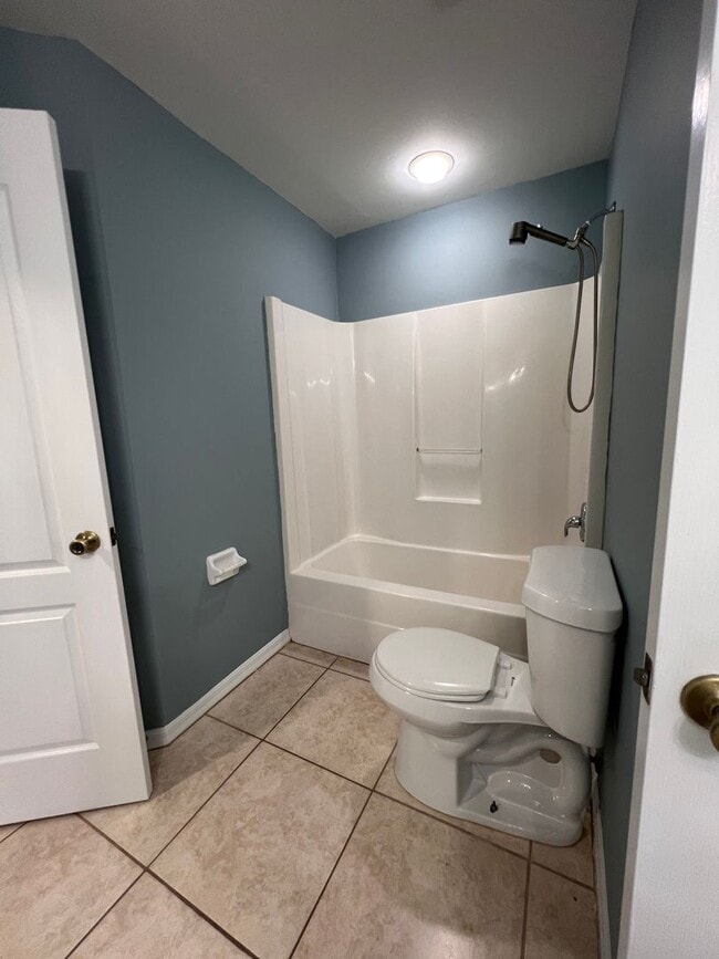 Building Photo - Charming 3-bedroom, 2-bath single-family home with a garage.