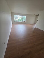 Building Photo - 3834 Mentone Ave