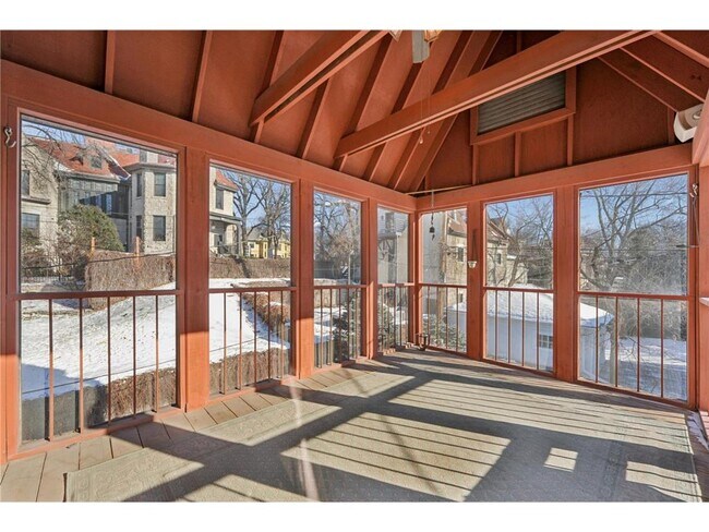 Building Photo - 1721 Humboldt Ave S