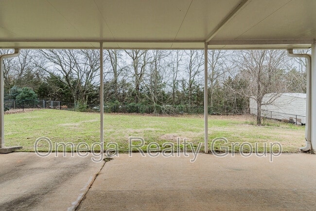 Building Photo - 614 River Birch Dr