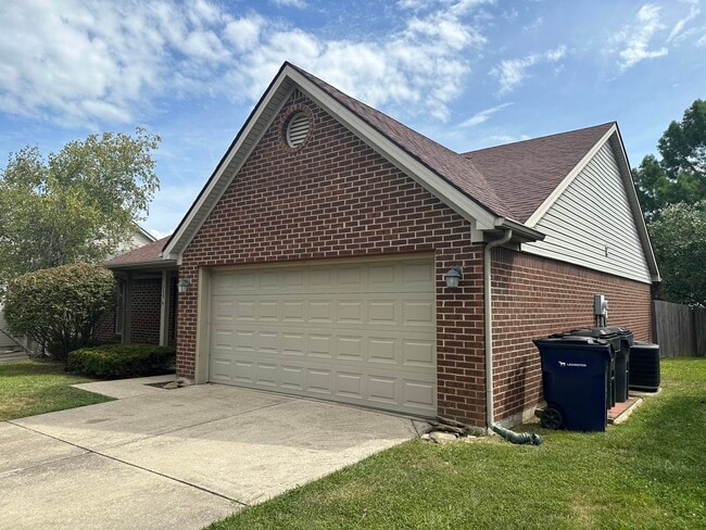 Building Photo - 969 Ridgebrook Rd