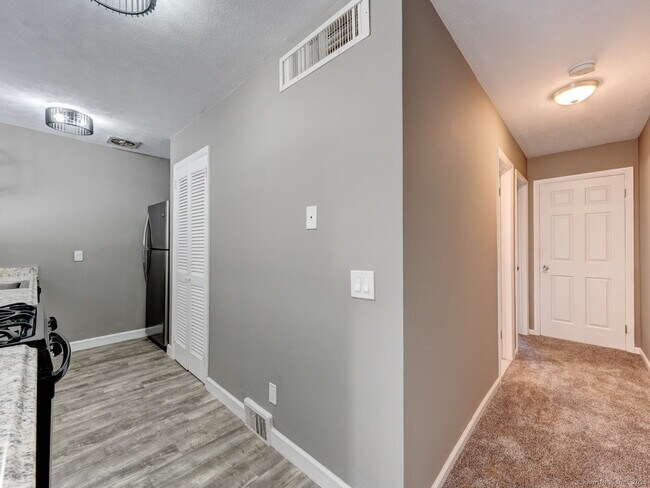 Building Photo - 105 Florence Rd