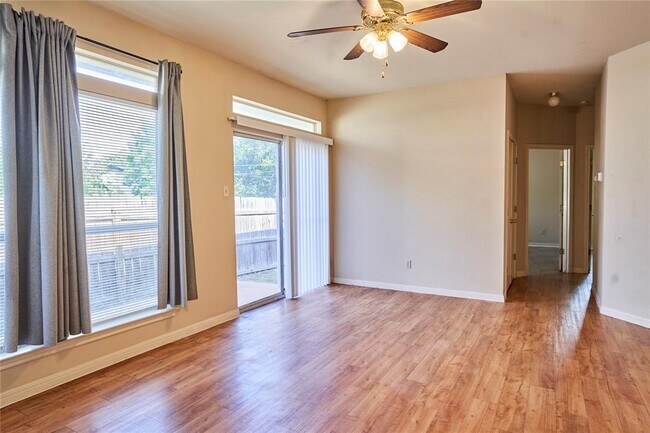 Building Photo - 508 Gregory Ct
