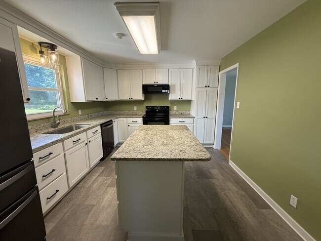 Building Photo - 5312 Rowan Rd