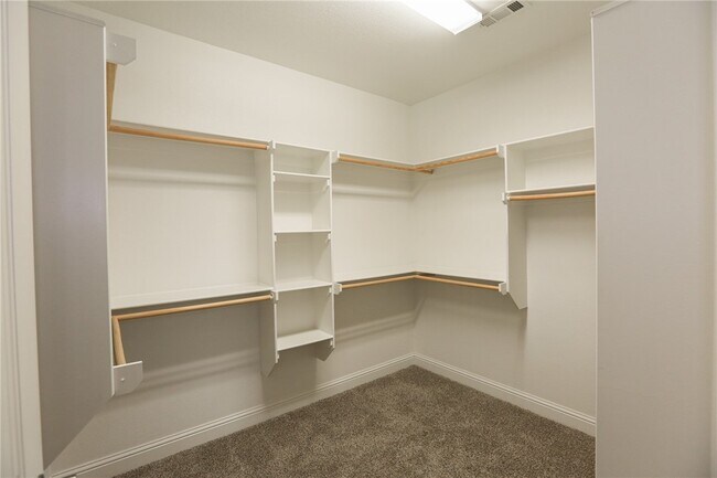 Building Photo - 2007 S Dixieland Rd