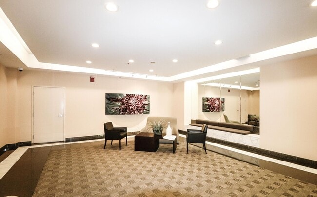 Building Photo - Spacious Jr. 1 Bedroom near Levi's Plaza |...