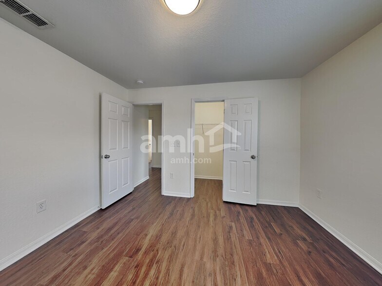 Building Photo - 3611 Welsch Way