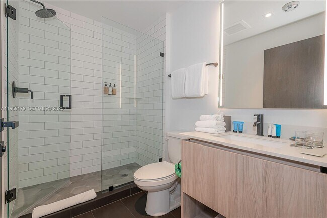 Building Photo - 398 NE 5th St