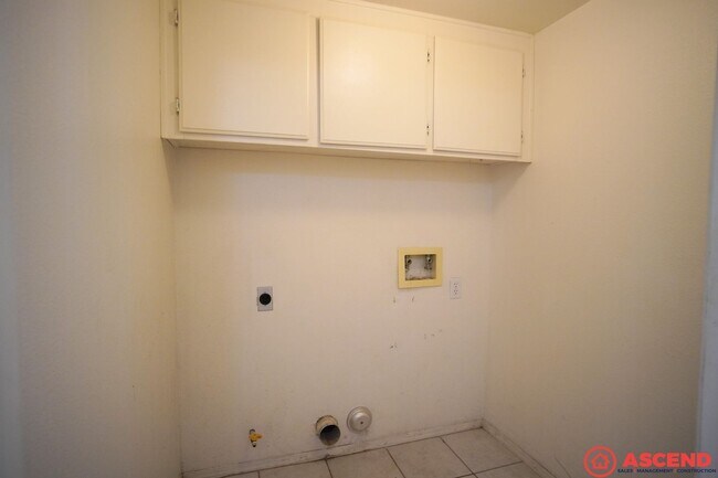 Building Photo - 10801 Galway Bay Dr