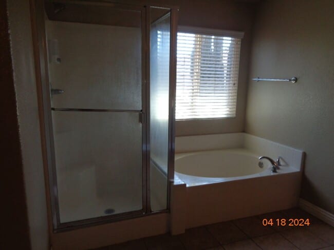 Building Photo - Large West Lancaster 2 Story Built in 2004 with 3638 sq. ft.
