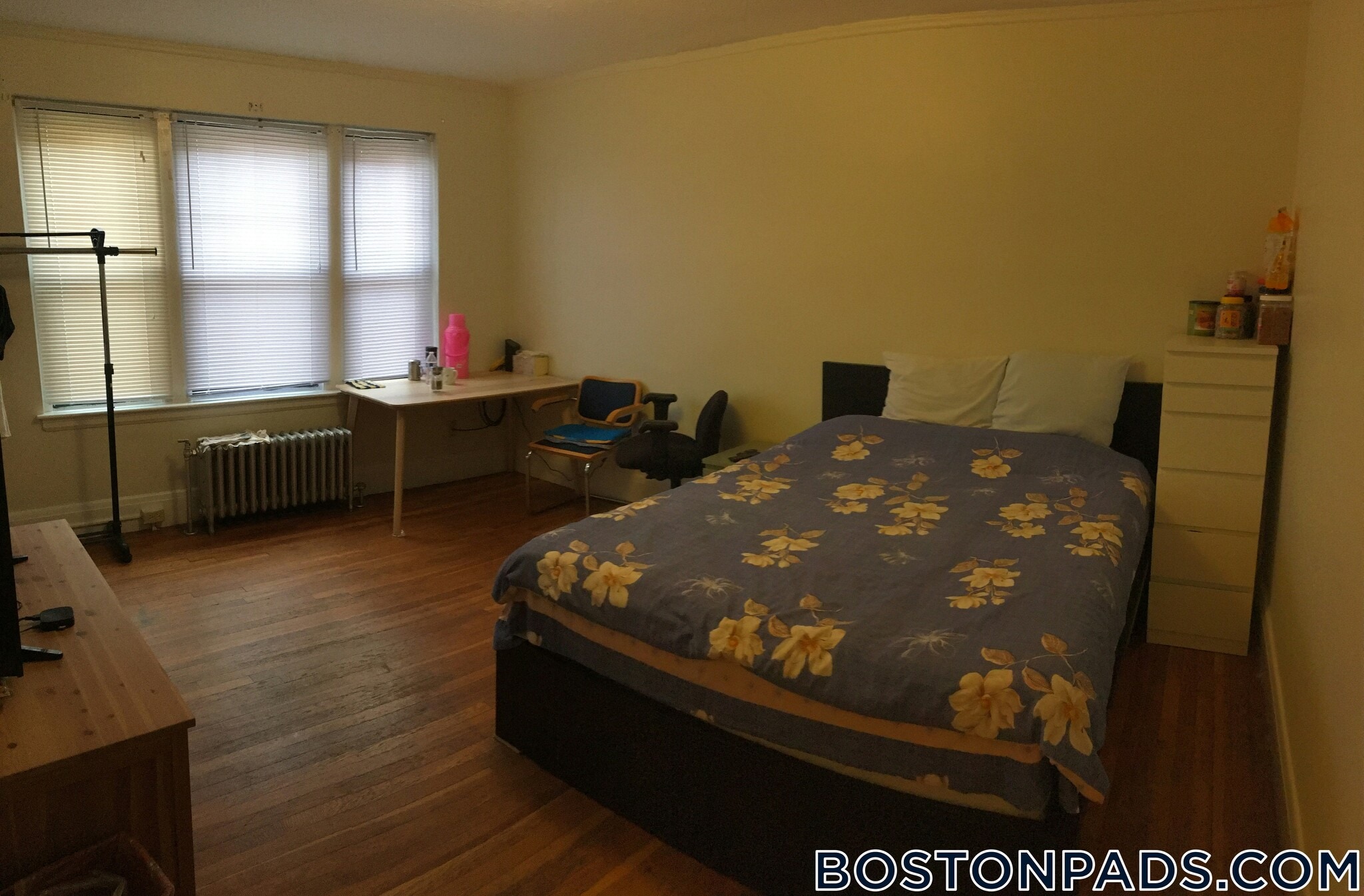 Building Photo - 349 Pleasant St