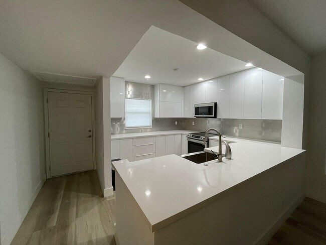 Building Photo - 250 NE 20th St