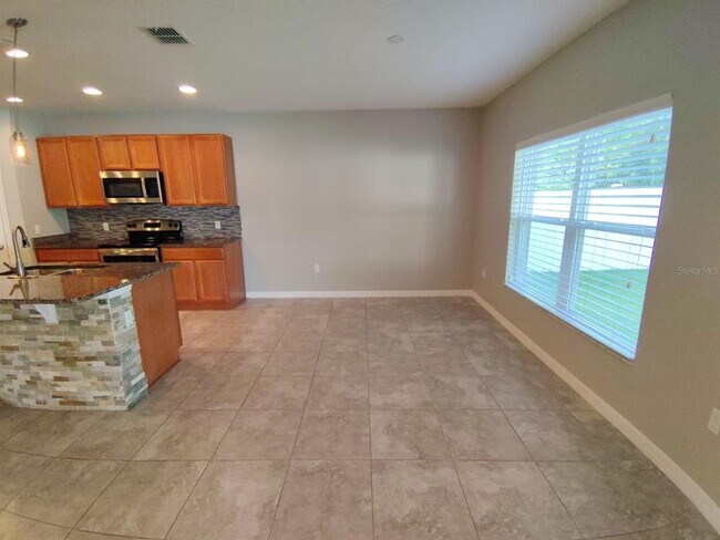 Building Photo - 2213 Waukegan Dr