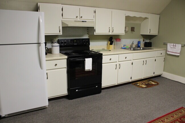 Building Photo - 521 Milwaukee St