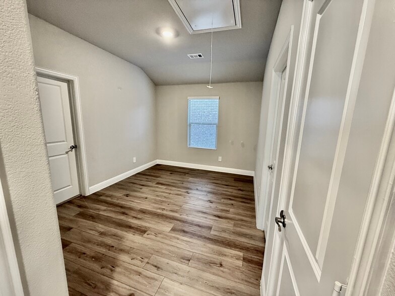 Building Photo - 2358 Aspen Hl Dr