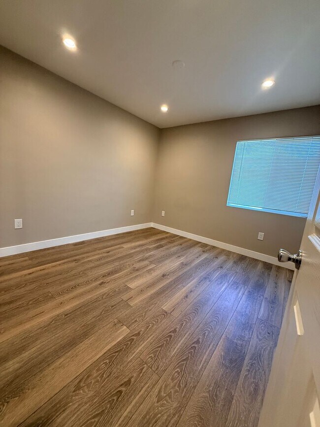 Building Photo - 874-876 North Orange St