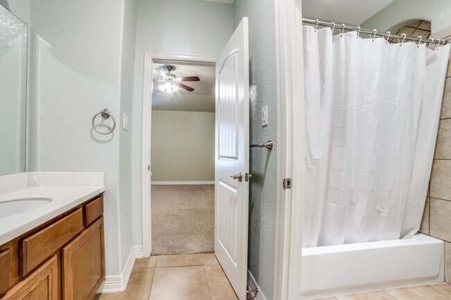 Building Photo - Now Available! Beautiful Stillwater Home with Downstairs Guest Suite