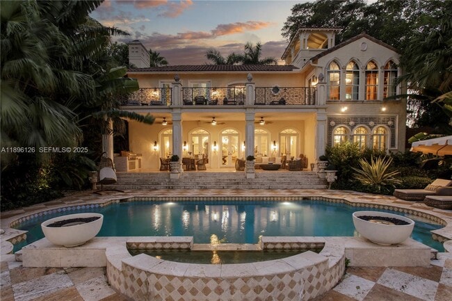 Building Photo - 5801 Pine Tree Dr