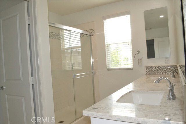 Building Photo - 149 E Commercial St