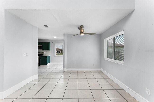 Building Photo - 119 Floral Ct