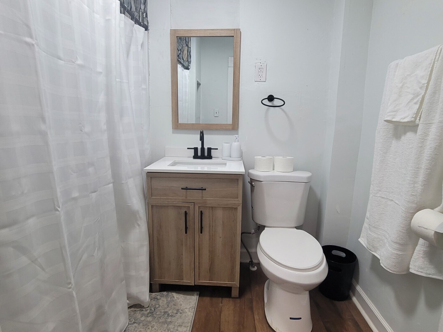 Building Photo - 426 W King St