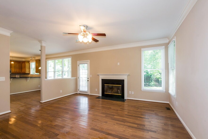 Building Photo - 9003 Mapledale Ct