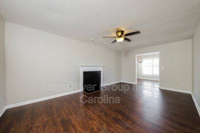 Building Photo - 302 Sterling Ridge Dr