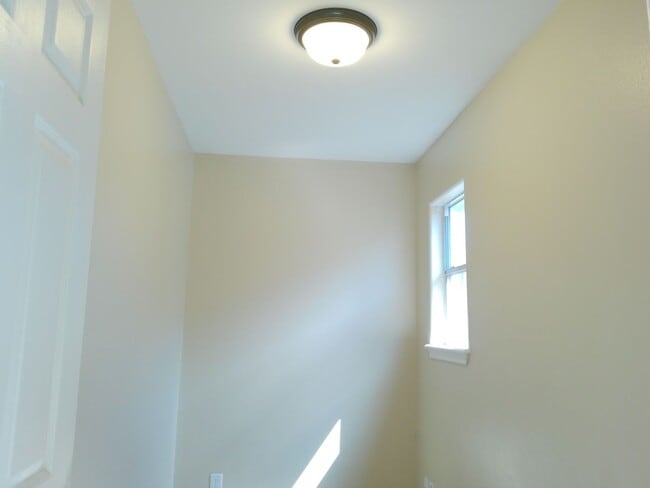 Building Photo - 610 Kaipo Dr