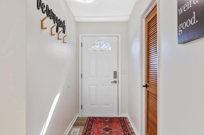 Building Photo - 204 Washington Park Blvd