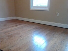 Building Photo - 313 Washtenaw Rd