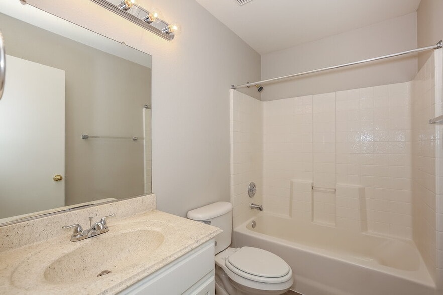 Building Photo - 4729 Cliff Breeze Dr