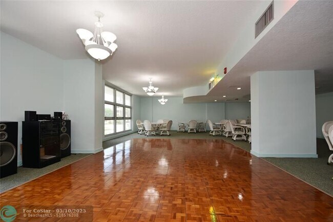 Building Photo - 531 N Ocean Blvd