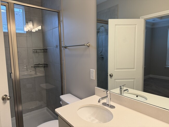 Building Photo - 1057 Vida Wy