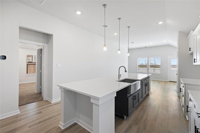 Building Photo - 1122 Elsinore Dr