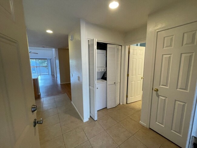 Building Photo - $1,550 2-3 Bedroom For Lease With Community Heated Pool & Spa in 85207!