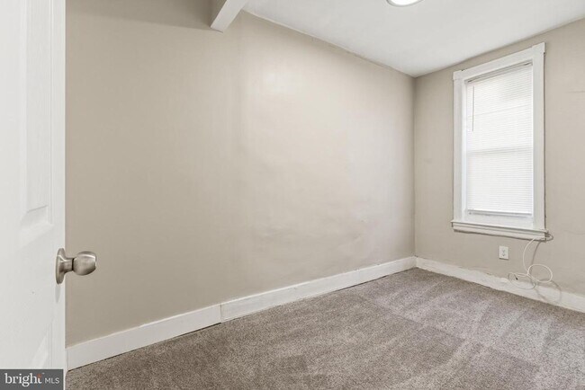 Building Photo - 3906 N Delhi St