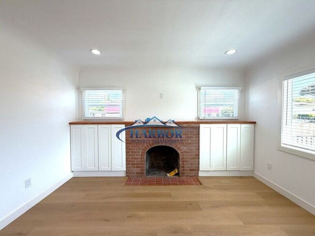 Building Photo - 3409 S Pacific Ave