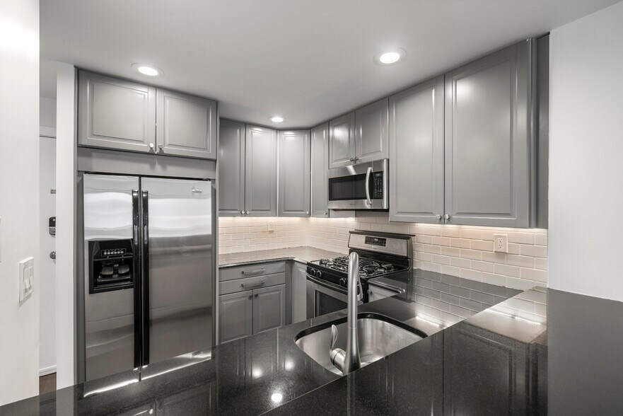 Building Photo - 417 Ellery Ct