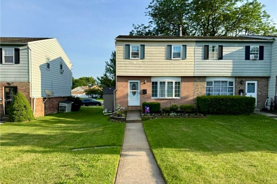 Primary Photo - 7 Madison Ln