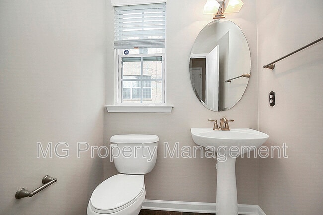 Building Photo - 15111 Brannock Hills Dr