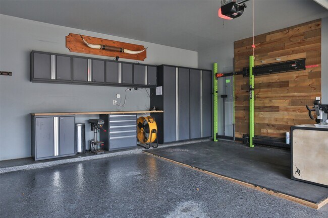 Building Photo - 2215 Tonkawa Trl