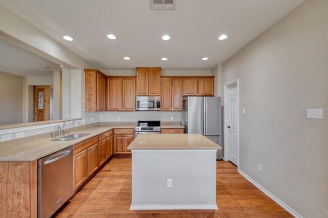 Building Photo - 117 Brittany Ln