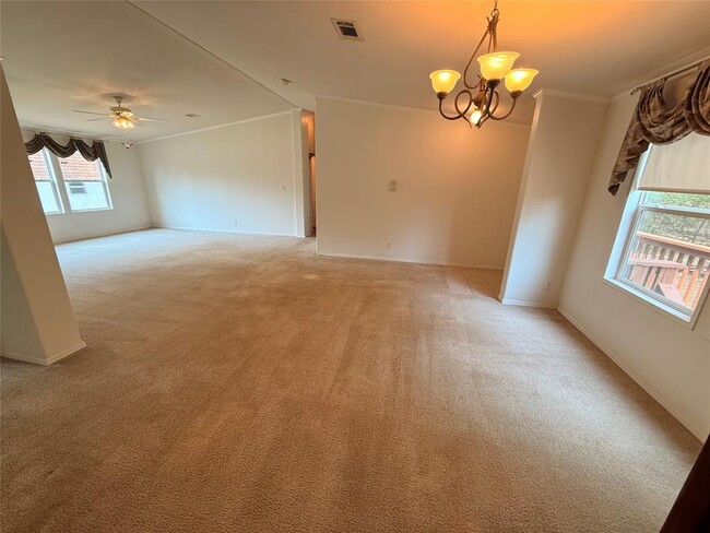 Building Photo - 200 Texas Oak Dr