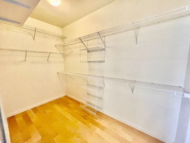 Building Photo - Perfect Shape Pleasanton Single Family Home