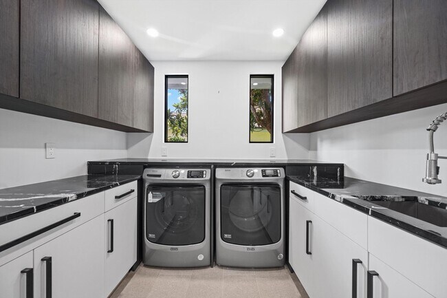 Building Photo - 6878 Touchstone Cir