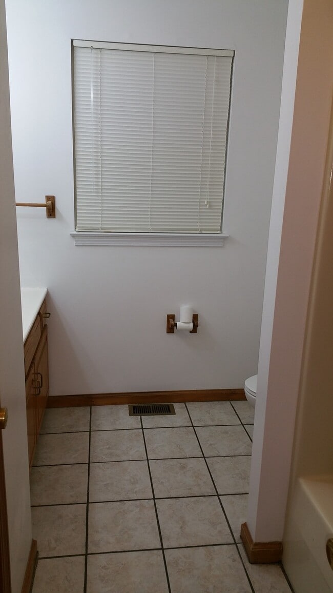 Building Photo - 2620 W Main St