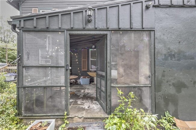 Building Photo - 38 Hawleyville Rd